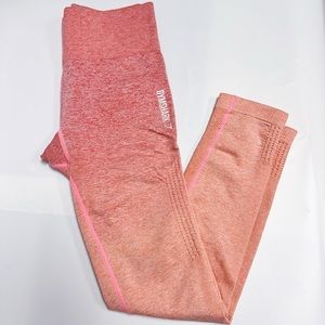 GYMSHARK 🦈 Ombree Seamless Leggings Coral
Peach 🍑 SMALL (Good Condition)